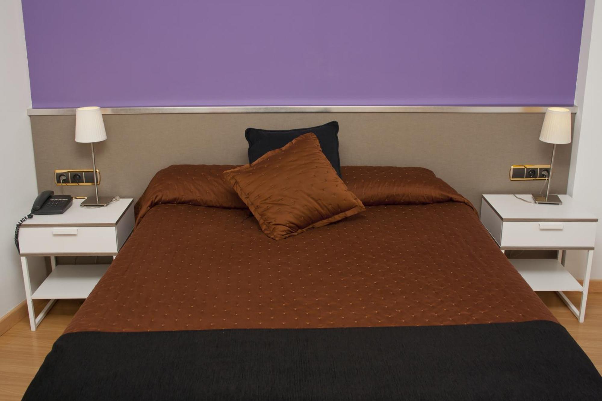 Doppel- oder Zweibettzimmer